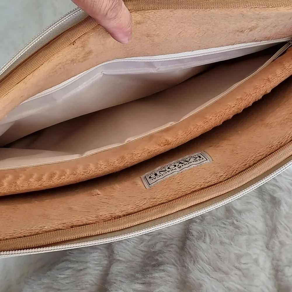 Kayon laptop carrying cover